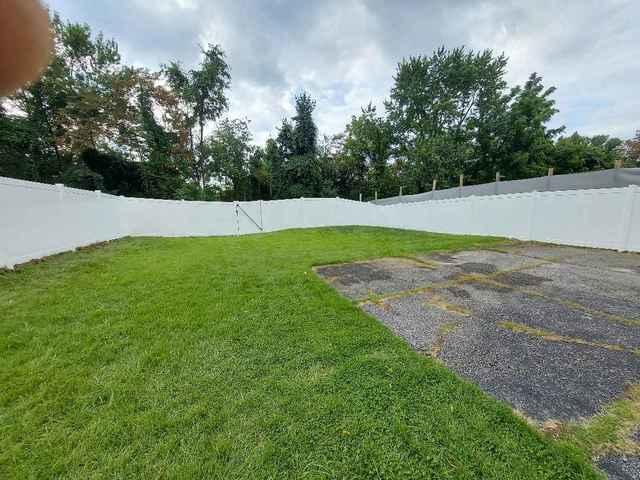 6' Acadia Privacy White Vinyl Fence / (2) 3' gates / (1) 10' double gate