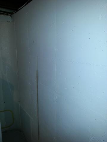 seeping wall cracks