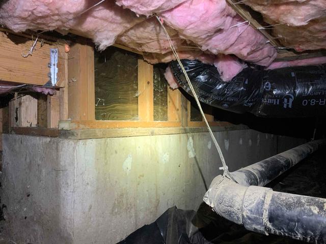 Droopy Fiberglass and Improperly Installed Vapor Barrier