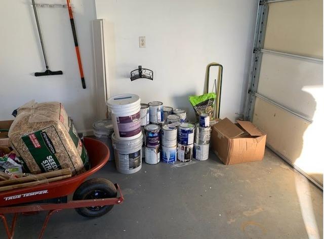 <p>This is HALL the Junkluggers of Atlanta metro east help a customer with a garage clean out in Peachtree corners. Our team of professional junk callers make it easy for our customers to get the garage back so that their garage is can be for what they were meant to be: for their cars.</p>