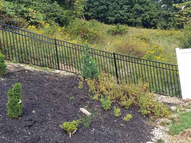 6' Acadia Privacy / 4' Classic, 3 Rail, Commercial Grade, Flush Bottom White / Black Vinyl / Aluminum Fence / (2) 4' gates / (1) 8' double gate