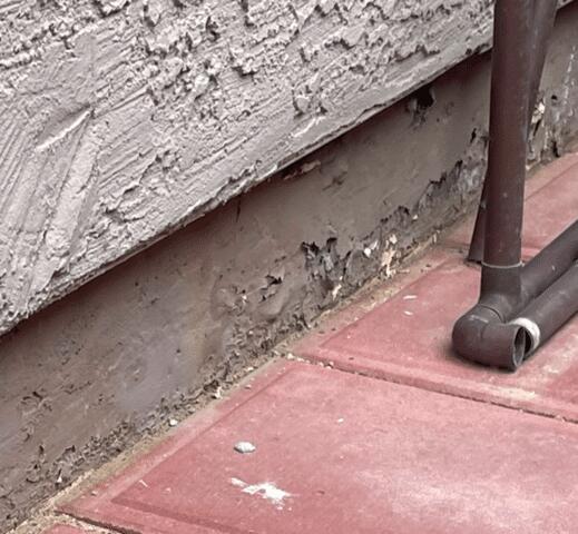 Signs of Corrosion in Stem Wall: Horizontal Cracks
