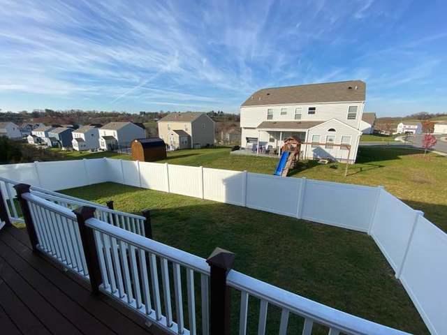 6' Acadia Privacy White Vinyl Fence / (1) 4' gate