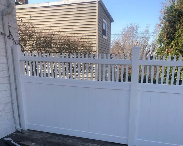 White / Galvanized 6' Acadia Picket Top / 4' high chain link Fence / (1) 3' gate