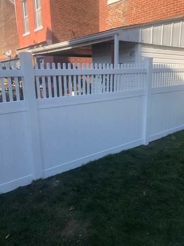 White / Galvanized 6' Acadia Picket Top / 4' high chain link Fence / (1) 3' gate