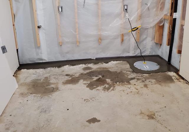 CleanSpace liner, WaterGuard drainage and SuperSump pump