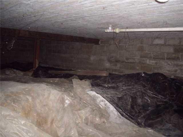 Before Photo of Union Grove Crawl Space