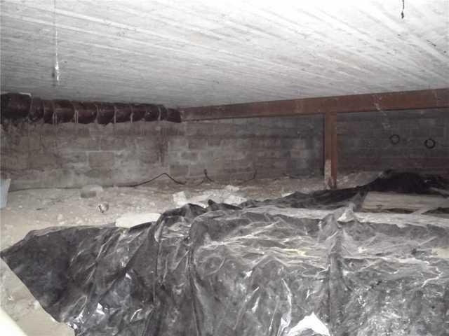 Before Photo of Crawl Space in Union Grove