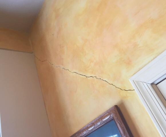 Symptoms of Foundation Problems: Wall Cracks