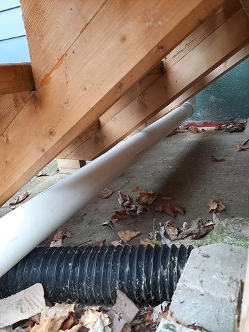 Discharge hidde under steps