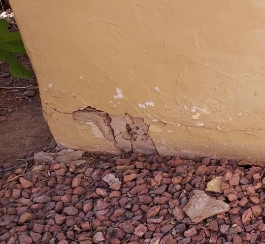 Symptoms of Corrosion Problems in a Stem Wall: Vertical Cracks