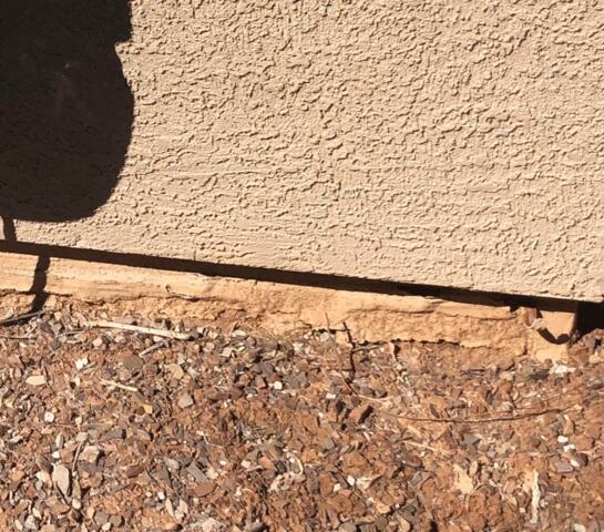 Symptoms of Oxidation Problems in a Stem Wall: Horizontal Cracks