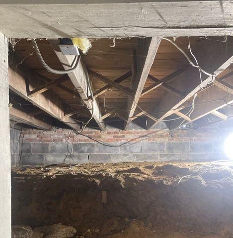 Crawl Space Insulation Removal and Repair