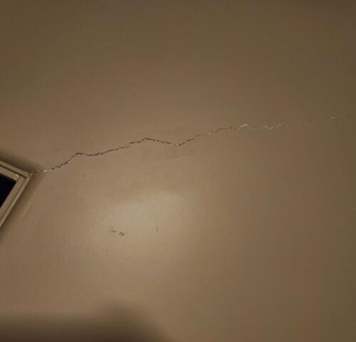 Signs of Foundation Problems: Wall Cracks