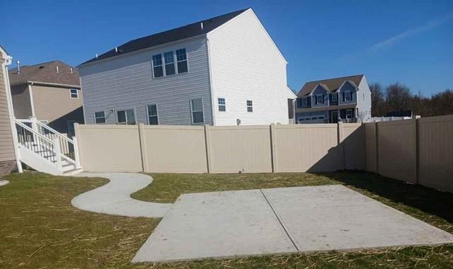 Almond 6' Biscayne Picket / 6' Acadia Privacy Vinyl Fence