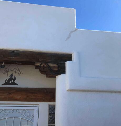 Symptoms of Foundation Issues: Wall Cracks