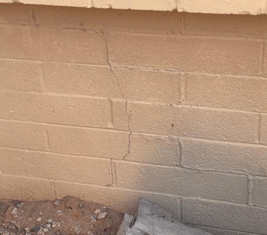 Signs of Foundation Problems: Wall Cracks