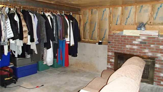 In one-story homes, a basement can represent a large part of the usable space. In order to make the most of this home, the owners decided to turn their basement into a living space. 