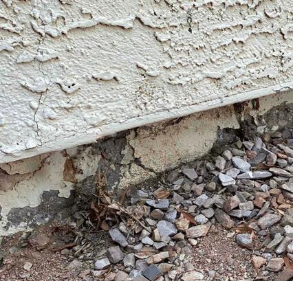 Signs of Corrosion in a Stem Wall: Horizontal Cracks