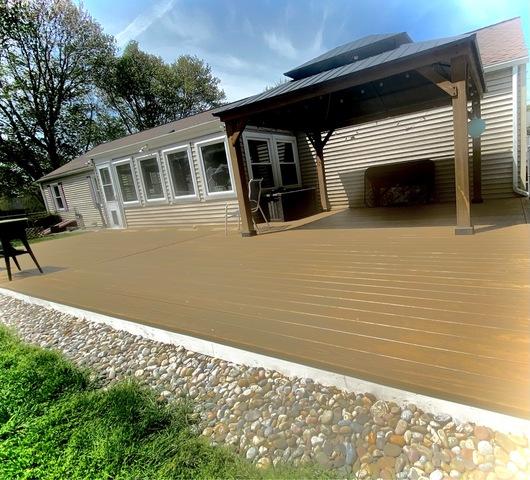 <p>Deck staining in Orange, CT.</p>