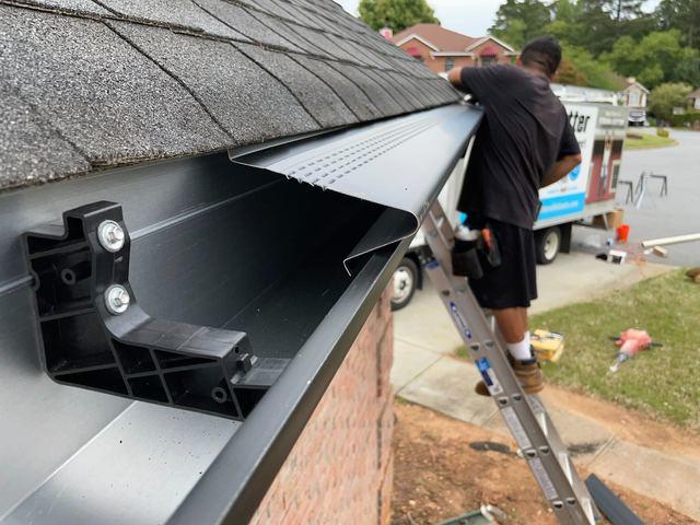 Installing Gutters in Alpharetta, GA