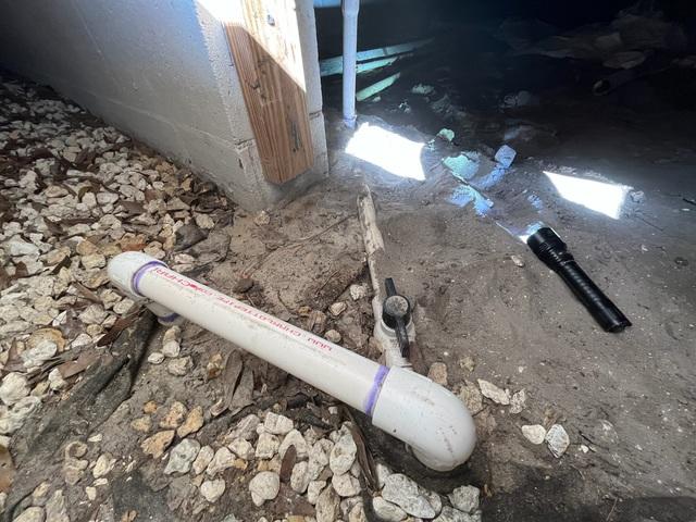 Water Leaks and Exposure to Elements in Crawlspace