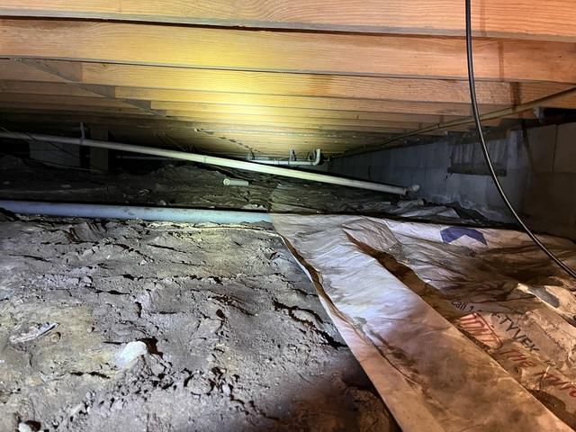 Crawlspace Before Encapsulation