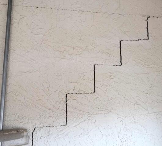 Symptoms of Foundation Problems: Stair Crack