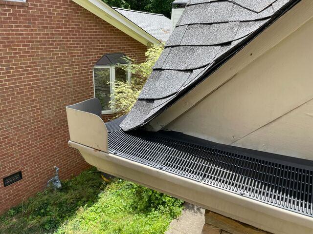 Outside Corner with Gutter Guard in Sandy Springs, GA