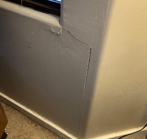 Signs of Foundation Issues: Wall Cracks