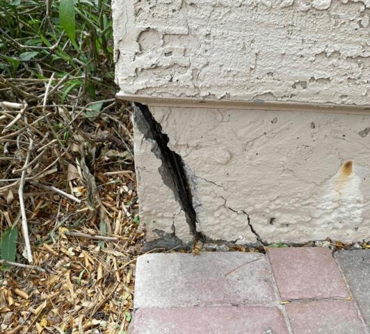 Symptoms of Corrosion Problems: Vertical Cracks
