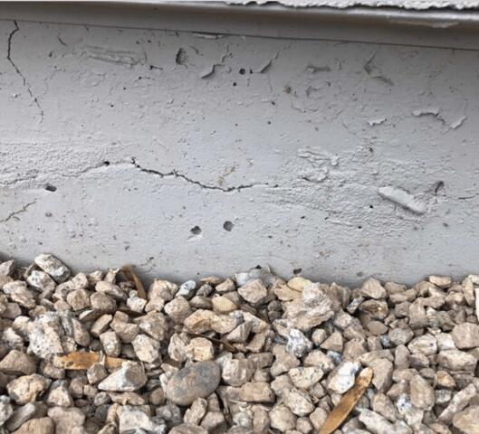Signs of Corrosion in a stem wall: Horizontal Cracks