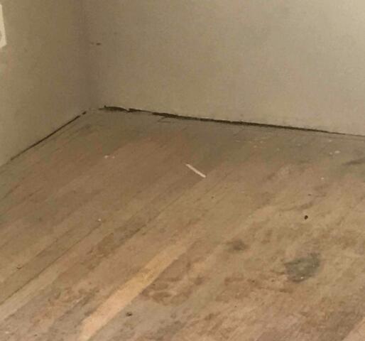 Signs of Foundation Problems: Settlement