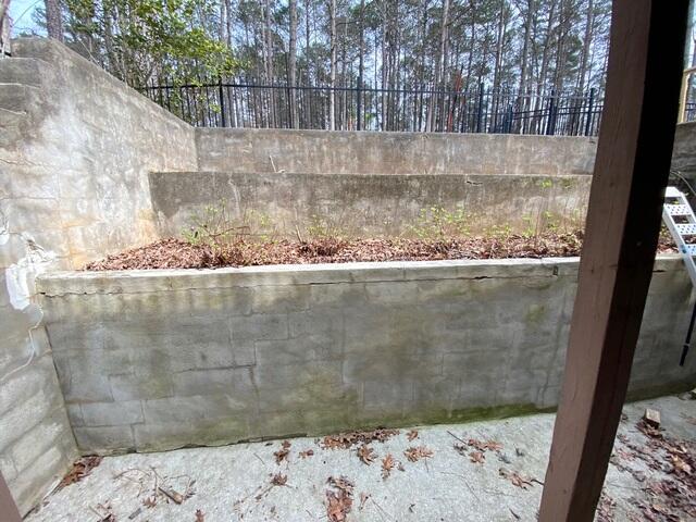 Cracked Retaining Wall