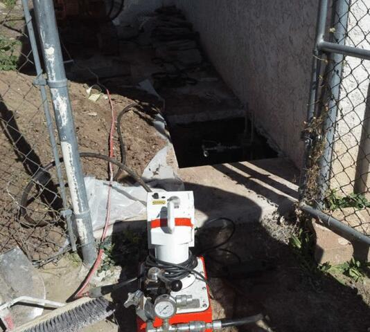 Underpinning process: Is the distance between each pier important?