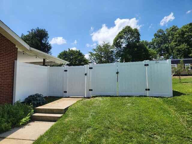 6' Acadia Privacy White Vinyl Fence / (1) 4' gate / (1) 10' double gate+++