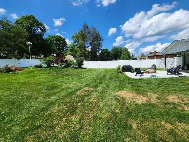 6' Acadia Privacy White Vinyl Fence / (1) 4' gate / (1) 10' double gate+++