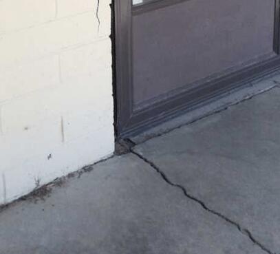 Signs of Foundation problems: Floor Cracks