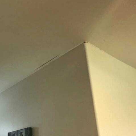 Symptoms of Foundation Issues: Ceiling Cracks