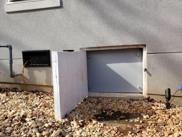 EverLast Crawl Space Door - Keeping Moisture Out