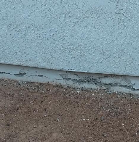 Symptoms of Corrosion in a Stem Wall: Horizontal Cracks in Tucson, AZ