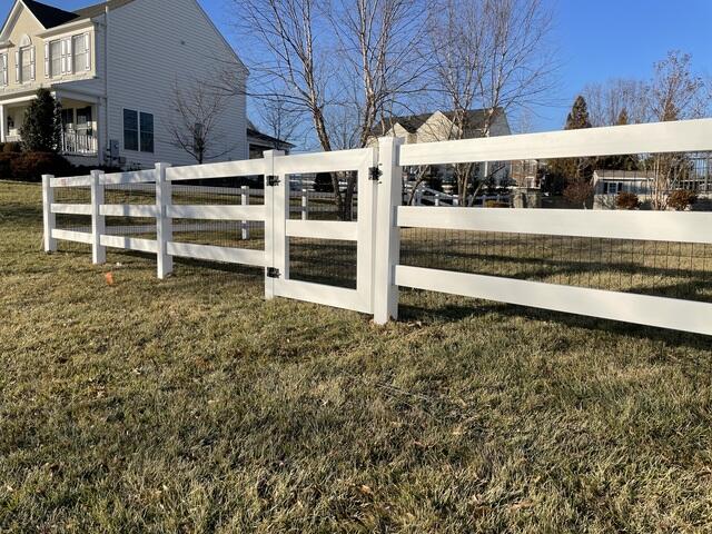 Vinyl Paddock Fence install in Manassas, VA