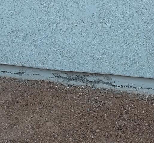 Signs of Corrosion in a Stem Wall: Horizontal Crack in Tucson, AZ