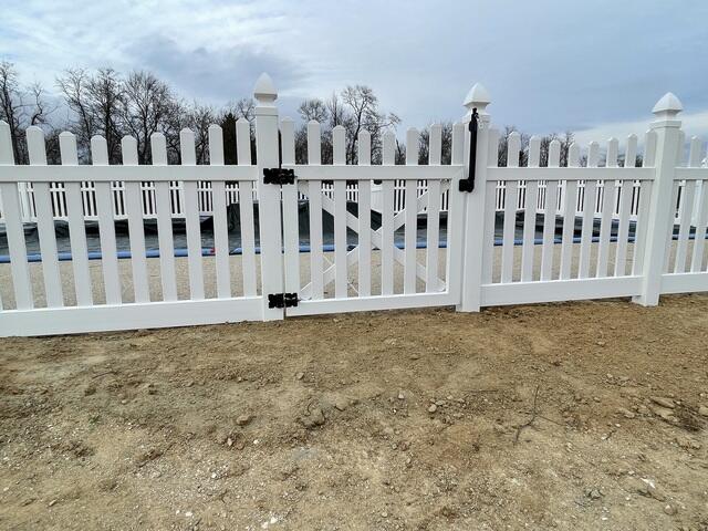 Vinyl Picket Fence installed in Winchester, VA