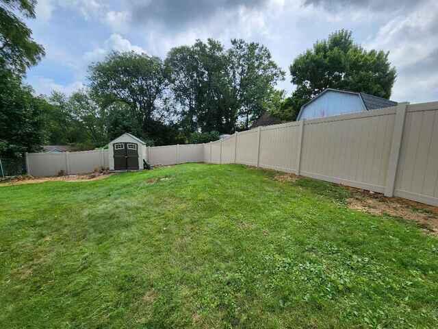 6' Acadia Privacy Khaki Vinyl Fence