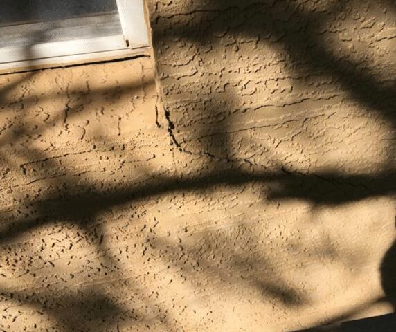 Signs of Foundation Problems: Exterior Cracks in Wickenburg, AZ