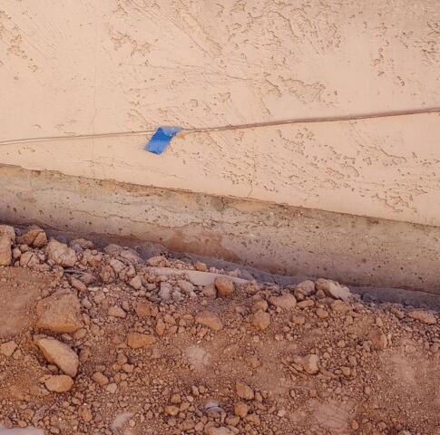 Signs of Corrosion in a Stem Wall: Horizontal Cracks in Phoenix, AZ
