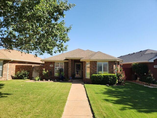 Asphalt Shingle needs replacement in Lubbock, TX