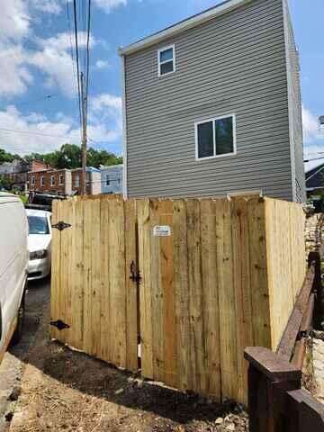 6' Privacy Natural Pressure Treated Wood / (1) 4' gate