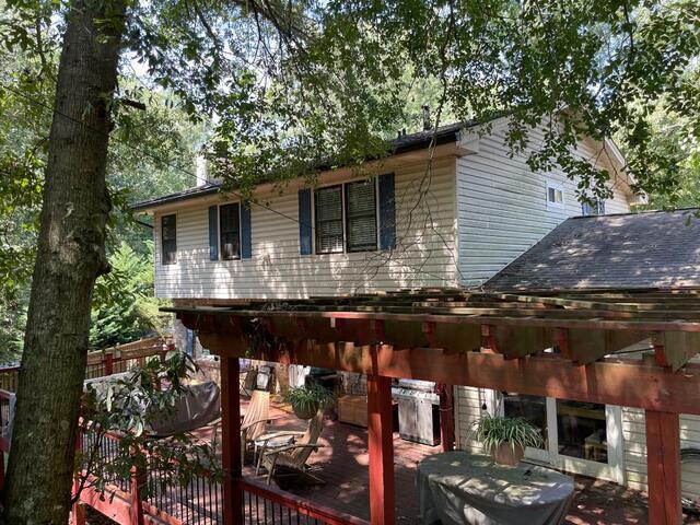 Side angl of completed Gutter Guards job.